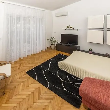 Apartman Fuer 5 Personen Ca 65 Qm In Pula, Istrien Istrische Riviera